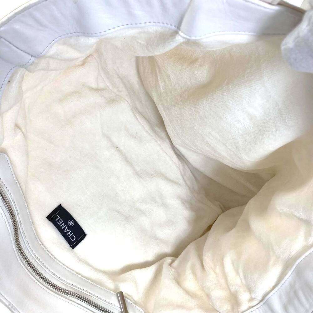 CHANEL White Leather Logo Shoulder Bag - Picture 12 of 14